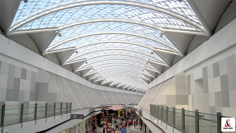 Tấm nhựa ETFE làm mái che trung tâm thương mại